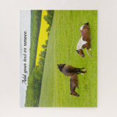 Naturfoto, Wildbraune Pferde auf einer Wiese: Puzzle (Vertikal)