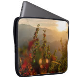 NATURFOTOGRAFIE DER GRÜNEN BÄUME MIT BLICK AUF DEN LAPTOPSCHUTZHÜLLE (Vorne Rechts)