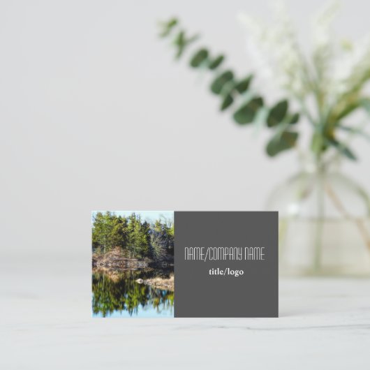 Naturfotografie Pinienbäume Wasserreflektion Visitenkarte (Stehend Vorderseite)
