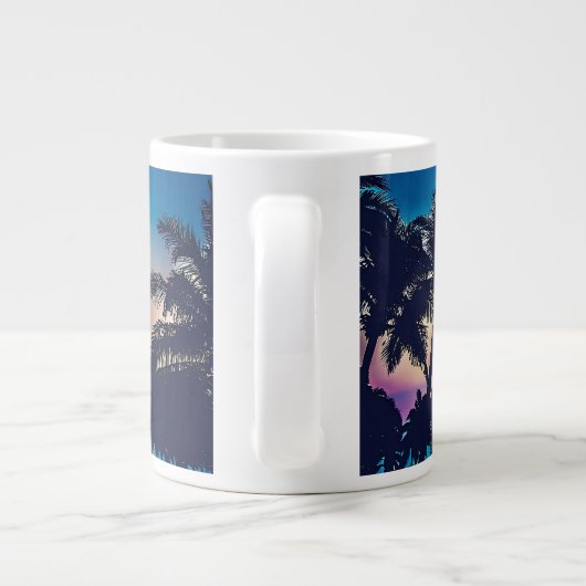 Naturlandschaft mit Palmen im Pool Jumbo-Tasse (Rückseite)