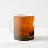 Naturlandschaft Sonnenuntergang mit Boot Kaffeetasse (Vorderseite Links)