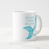 Natürlich trinke ich wie ein Fisch, ich bin eine M Jumbo-Tasse (Vorderseite Rechts)