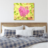 Natürliche Blume Herz - durchbohrt von Pfeil. Leinwanddruck (Insitu (Schlafzimmer))