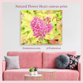 Natürliche Blume Herz - durchbohrt von Pfeil. Leinwanddruck