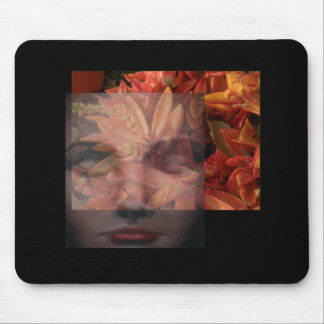 Natürliche Frauen meditieren Mousepad