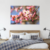 Natürliche Malerei von Sakura-Blume an einem windi Leinwanddruck (Insitu (Schlafzimmer))