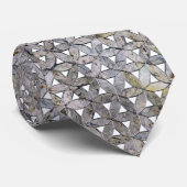 Natürliches graues Steinmosaik, Blume des Lebens Krawatte (Gerollt)