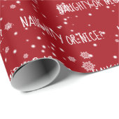 NAUGHTER ODER SCHÖNER Text in Schneeflocken Geschenkpapier (Rolleneckpunkt)