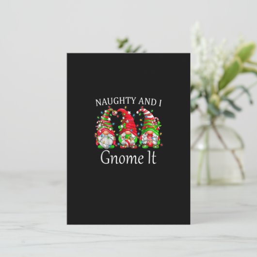 Naughty And I Gnome It Christmas Pajamas Gnomes Fu Einladung (Stehend Vorderseite)