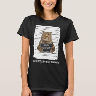 Naughty Cat Scratches und Hisses zu Eigentümer Cha T-Shirt