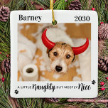 Naughty Nice Funny Dog Pet Foto Weihnachten Keramikornament<br><div class="desc">Ein bisschen unartig, aber vor allem nett! Die neue personalisierte Ornament-Kollektion - ein bisschen schick aber meistens nett! Unsere modernen und lustigen Ornamente sind die perfekte Ergänzung zu Ihrem Weihnachtsbaum in dieser Ferienzeit. Unsere Ornamente sind für Liebhaber von Haustieren konzipiert und bieten niedliche und lustige Bilder von Ihren Pelzfreunden -...</div>