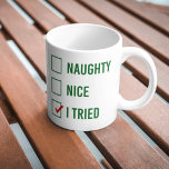 Naughty, Nice, ich habe versucht - Funny Christmas Jumbo-Tasse<br><div class="desc">NewParkLane - Tasse mit lustigem Weihnachtsangebot 'Naughty,  Nice,  I Tried ' in grün und rot. Karo diese Auflistung für passende Elemente aus. Haben Sie spezielle persönliche Designwünsche? Kontaktieren Sie mich bitte!</div>