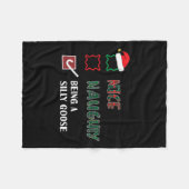 Naughty Nice ist ein Albernes Goose Funny Trendy C Fleecedecke (Vorderseite (Horizontal))