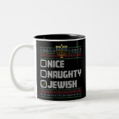 Naughty Nice Jewish Santa Ugly Christmas Hanukkah Zweifarbige Tasse (Links)