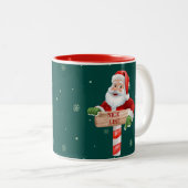 Naughty oder Nice Funny Weihnachtsgeschenk Tasse (VorderseiteRechts)