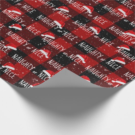 NAUGHTY of NICE Text with Weihnachtsmannmützen Geschenkpapier (Ecke)