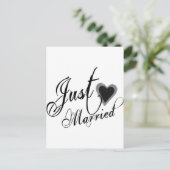 Naughy Grunge Script - Just Married Heart Black Ankündigungspostkarte (Stehend Vorderseite)