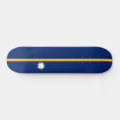 Nauru-Flagge Skateboard (Horizontal)
