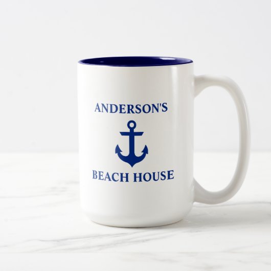 Nautic Familienname Beach House Anchor Blue Large Zweifarbige Tasse (Rechts)