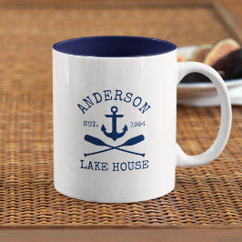 Nautic Family Name Lake House Blue Anchor Oars Zweifarbige Tasse