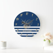 Nautic, Gold Seashells Navy Blue Stripes Große Wanduhr (Zuhause)