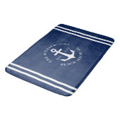 Nautic Light Navy Blue White Anchor Mit Monogramm Badematte (Schrägansicht)
