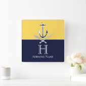 Nautic Navy Blue Mustard Yellow Anchor Monogram Quadratische Wanduhr (Zuhause)