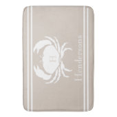 Nautic Sand Tan Taupe White Crab Monogram Name S Badematte (Vorderseite Vertikal)