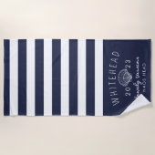 Nautic Seashell Stripe Navy Monogram Strandtuch (Vorderseite)