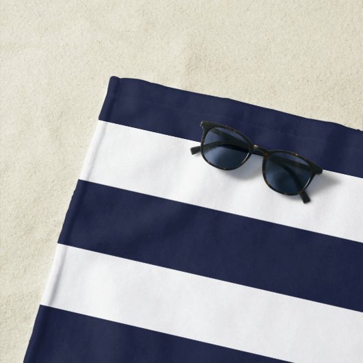 Nautic Seashell Stripe Navy Monogram Strandtuch (Beispiel)