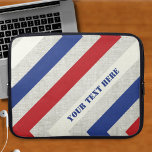 Nautic Strip Laptop Sleeve<br><div class="desc">Dieser kühn gestreifte gemusterte Laptop-Ärmel ist für Ihren persönlichen Text bereit. Erstellt in Rot,  Weiß,  Marine und Grau mit einem Schablonenstil Schriftart,  um das Aussehen zu ergänzen. Wählen Sie Ihre Größe im Dropdown-Menü aus.</div>