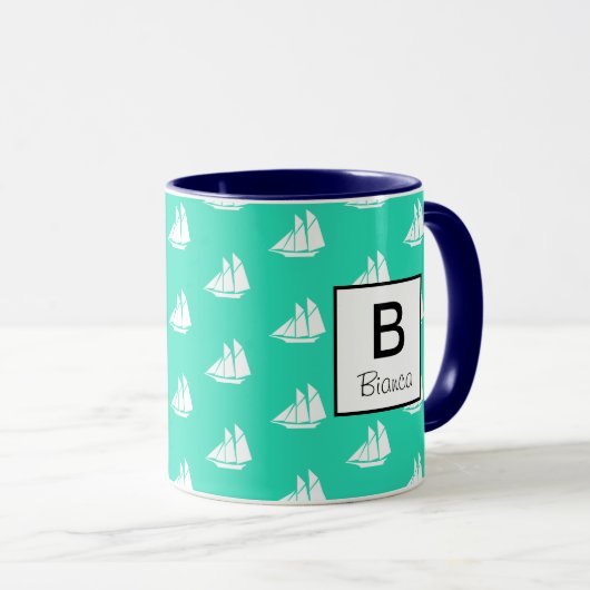 Nautic White Sailboats & Sea Green Personalisiert Tasse (VorderseiteRechts)