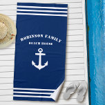 Nautical Anchor Family Beach House Navy Strandtuch<br><div class="desc">Klassischer Nautical Anchor mit Ihrem Handtuch,  das Sie in Ihrem Familiennamen tragen. Dieses personalisierte Handtuch behalte Ihnen nicht nur trocken,  sondern ist auch ein unterhaltsames Gesprächsstück. Macht ein großartiges Geschenk für jeden Anlass.</div>