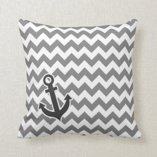 Nautical Anchor on Dark Gray Zickzack Kissen