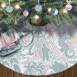 Nautical Beach Collage Sage ID840 Polyester Weihnachtsbaumdecke<br><div class="desc">Dieser Baumrock zeichnet sich durch ein lustiges sommerliches Muster von nautischen Elementen aus,  wie Anker,  Seagull,  Seestern und vieles mehr,  alles in weichem Salbei grün mit Wirbel und Wellenakzenten in Pullblau und Pfirsichpink. Suchen Sie ID839 und ID840,  um weitere Produkte mit diesem Design und weiteren Farboptionen zu sehen.</div>