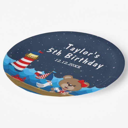 Nautical Girl Bear Red and Navy Birthday Party Pappteller (Schrägansicht)