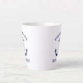 Nautical Navy Blue Anchor First Mate Add Name Milchtasse (Vorderseite)
