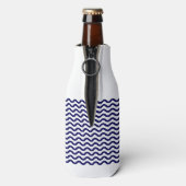 Nautical Wave Navy Blue Trendy Simple Stylish auf Flaschenkühler (Flasche Rückseite)