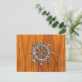 Nautical Wheel auf Teak Veneer Postkarte (Stehend Vorderseite)