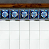 Nautilus-Muschel im blau gestanzten Glass-Look Fliese