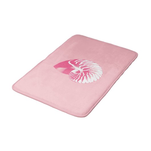 Nautilus-Muschel - Korallenrosa und Weiß Badematte (Schrägansicht)