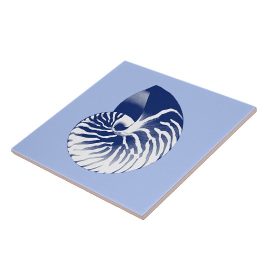 Nautilus-Muschel - Marine, weiß u. hellblau Fliese (Seite)