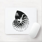 Nautilus-Muschel - schwarz, grau und weiß Mousepad (Mit Mouse)