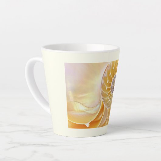 Nautilus seashell Latte Tasse (Linke Ecke)