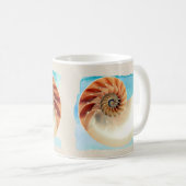 Nautilus Seashell und Sand Kaffeetasse (VorderseiteRechts)