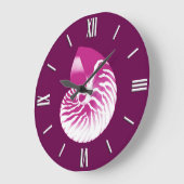 Nautilus shell - eggplant purple and white große wanduhr (Winkel)