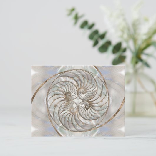 Nautilus Shell - Mother of Pearl and gold Postkarte (Stehend Vorderseite)