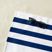 Nautische Ankeroare helfen der Marine bei Weiß Strandtuch (Beispiel)