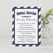 Nautische Navy Blue und White Stripes Brautparty Einladung (Stehend Vorderseite)