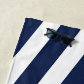 Nautische Navy Blue & White Strip Custom Monogram Strandtuch (Beispiel)